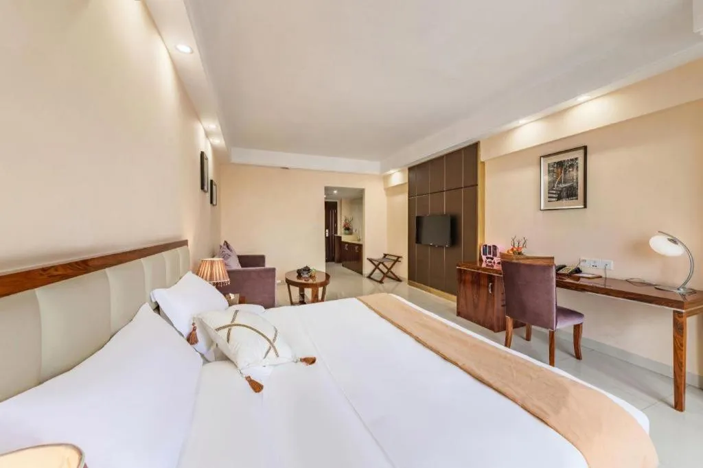 Bed in Foshan Baolong Hotel