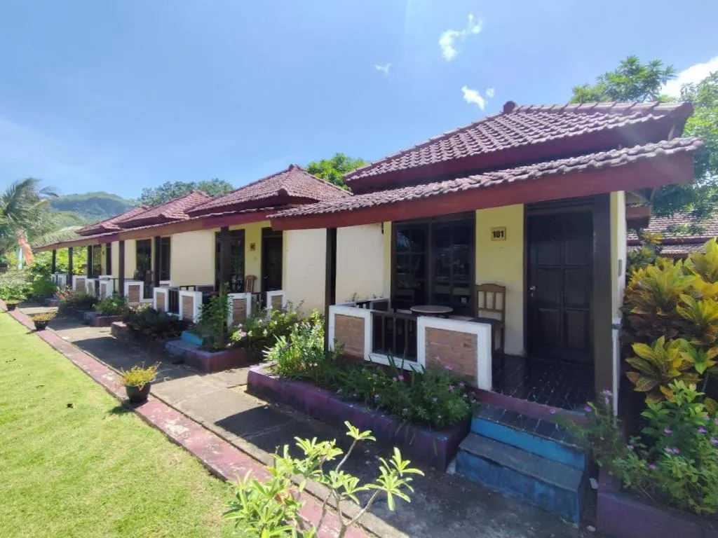 Parai Beach Resort Telengria