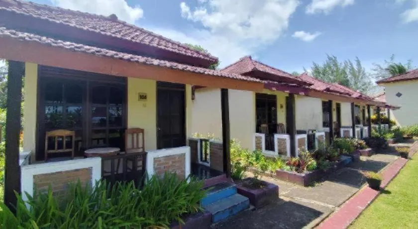 Parai Beach Resort Telengria