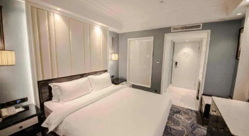 Bed in Jinjiang Metropolo Hotel Nanjing Confucius Temple Branch