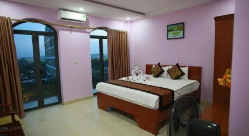 Bed in The Jade Dragon hotel