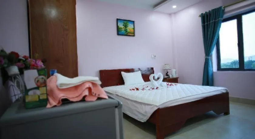 Bed in The Jade Dragon hotel