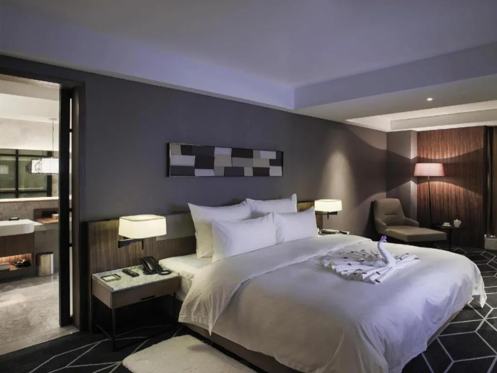 Bed in Chongqing The Lotus Hotel