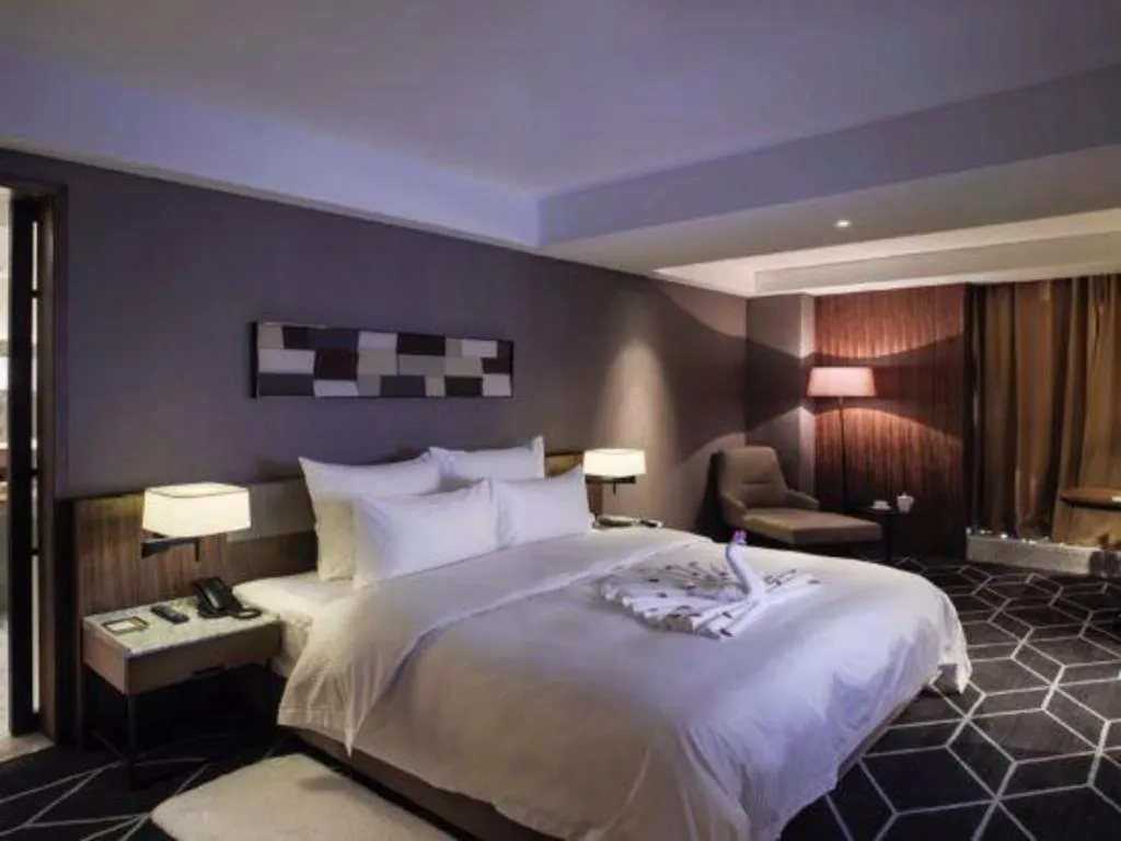 Bed in Chongqing The Lotus Hotel