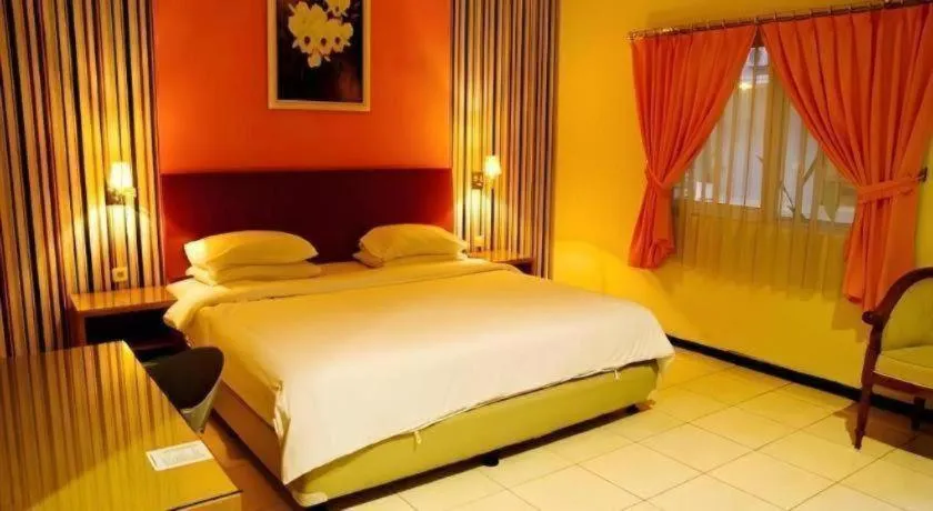 Bed in Hotel Kings Kudus