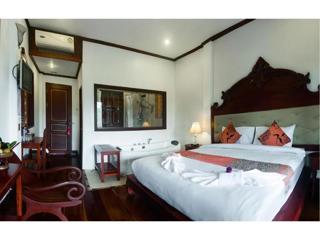 Bed in The View Pavilion Hotel