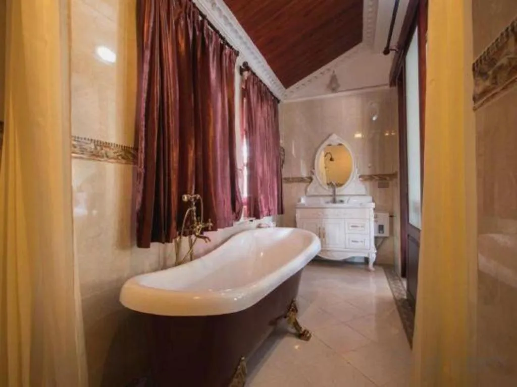 The View Pavilion Hotel