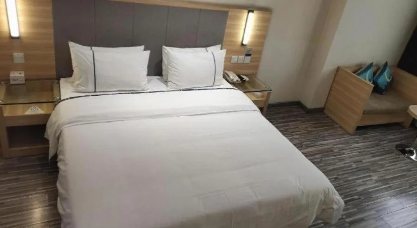 Bed in City Comfort Inn Hechi Du'an Wenti Square