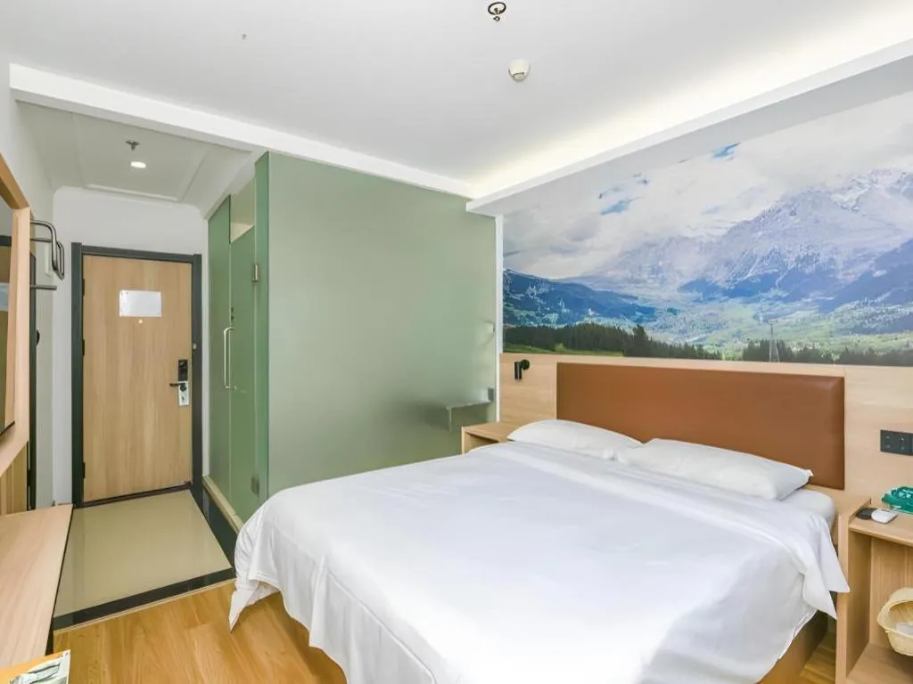 Bed in GreenTree Inn Beijing Chaoyang District Shilihe Subway Station Express Hotel