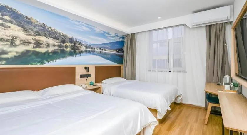 Bed in GreenTree Inn Beijing Chaoyang District Shilihe Subway Station Express Hotel