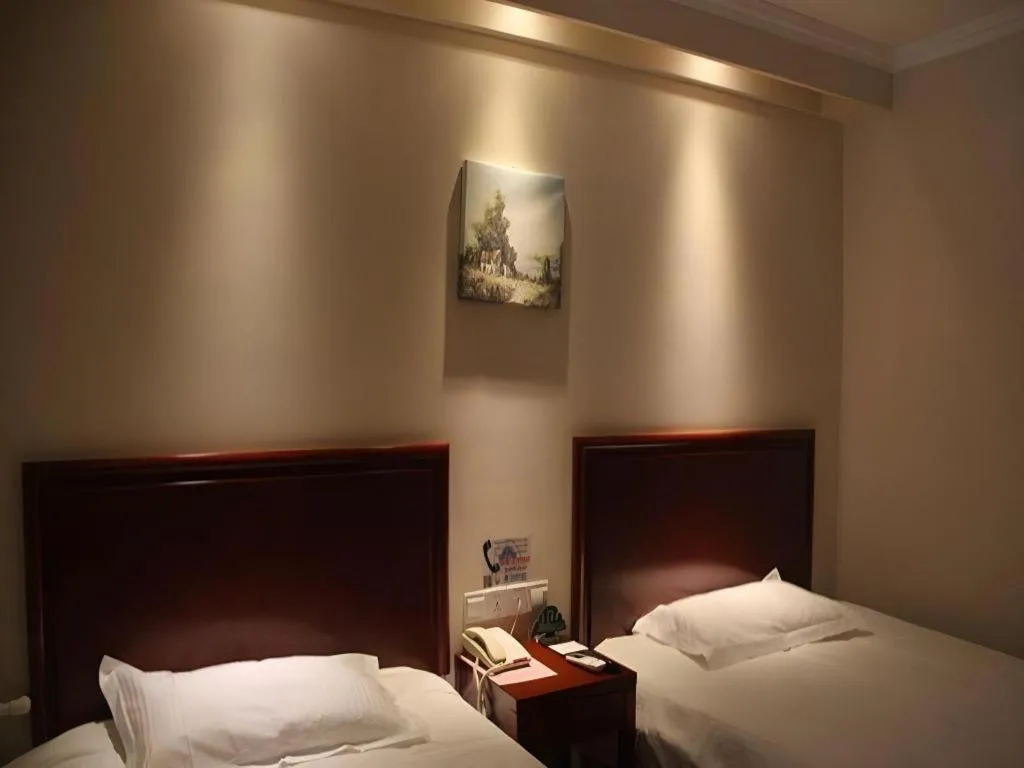 Bed in GreenTree Inn Beijing Chaoyang District Shilihe Subway Station Express Hotel