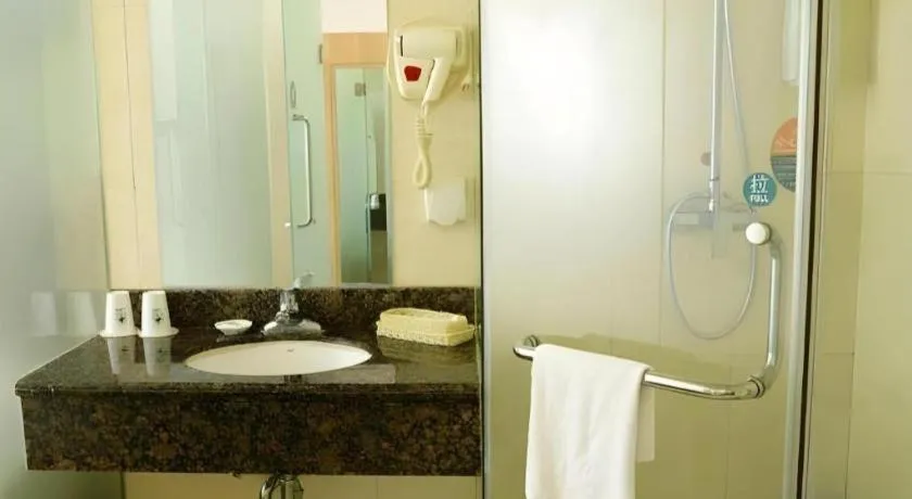 GreenTree Inn Beijing Chaoyang District Shilihe Subway Station Express Hotel