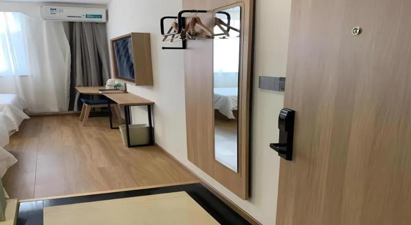 Bed in GreenTree Inn Beijing Chaoyang District Shilihe Subway Station Express Hotel