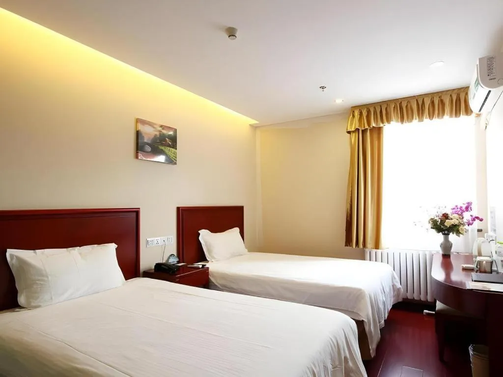 Bed in GreenTree Inn Beijing Chaoyang District Shilihe Subway Station Express Hotel