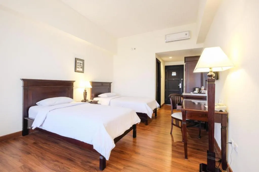 Bed in Colonial Hotel Makassar