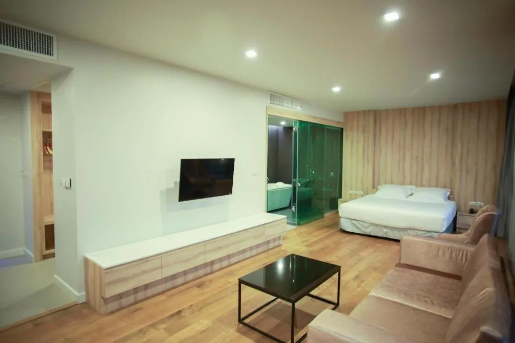 Bed in Holiday Poipet