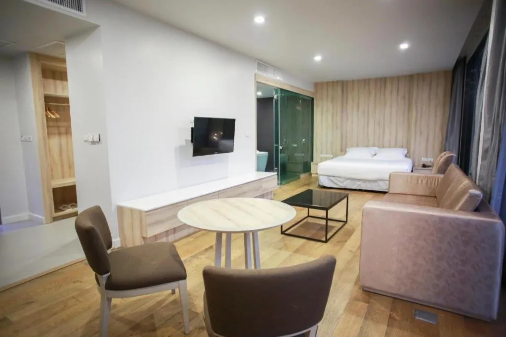 Bed in Holiday Poipet