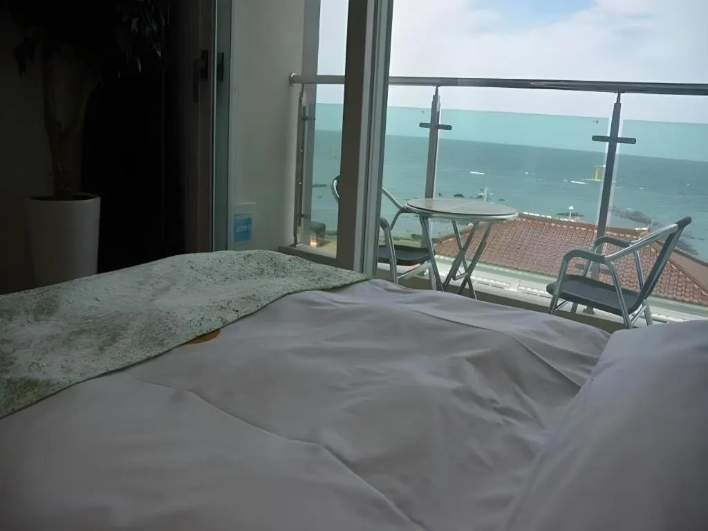 Bed in Swansea Resort