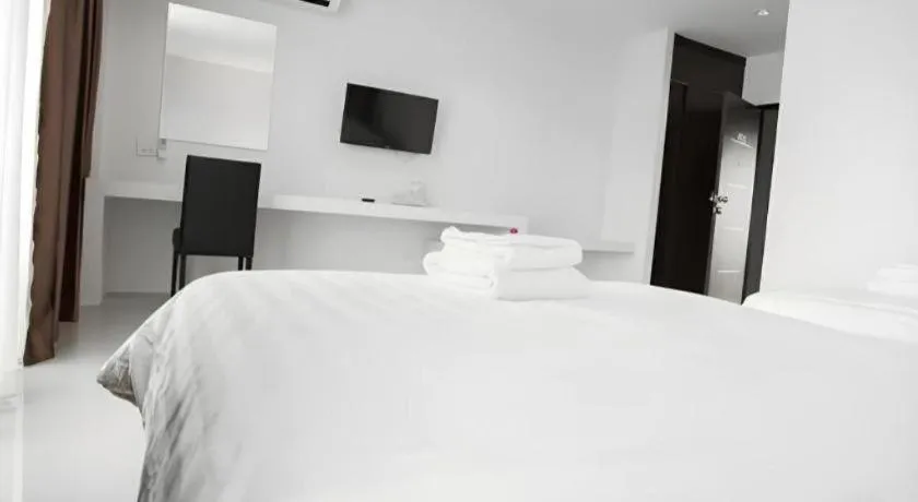 Bed in The Viewpoint Hotel