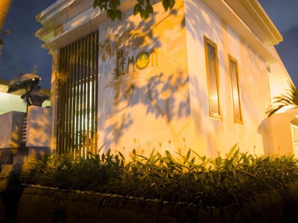 De Lemon Gatsu Hotel