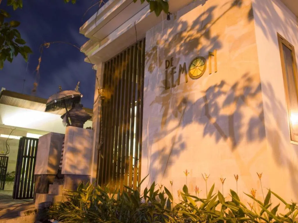 De Lemon Gatsu Hotel