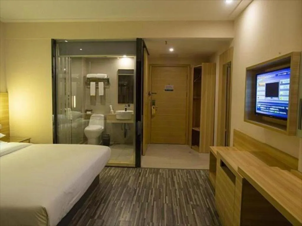 Bed in City Comfort Inn Huanggang Baota Avenue