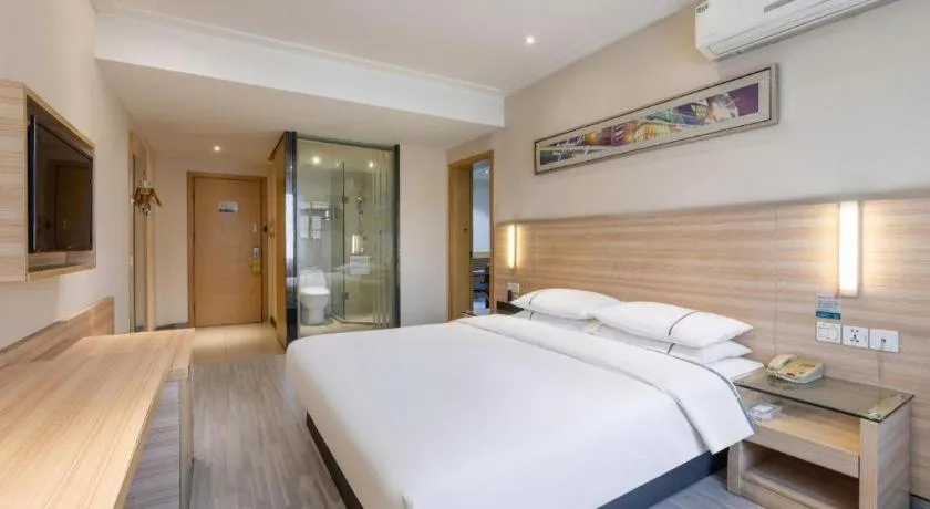 Bed in City Comfort Inn Huanggang Baota Avenue