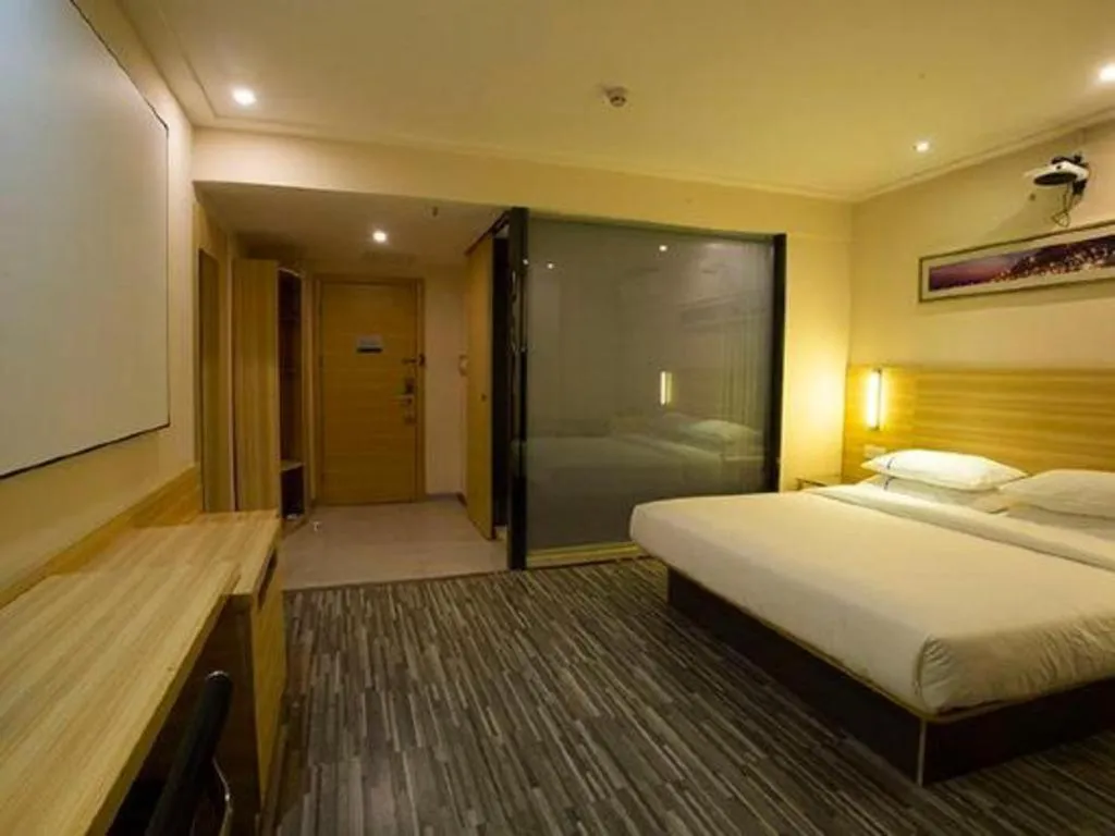 Bed in City Comfort Inn Huanggang Baota Avenue