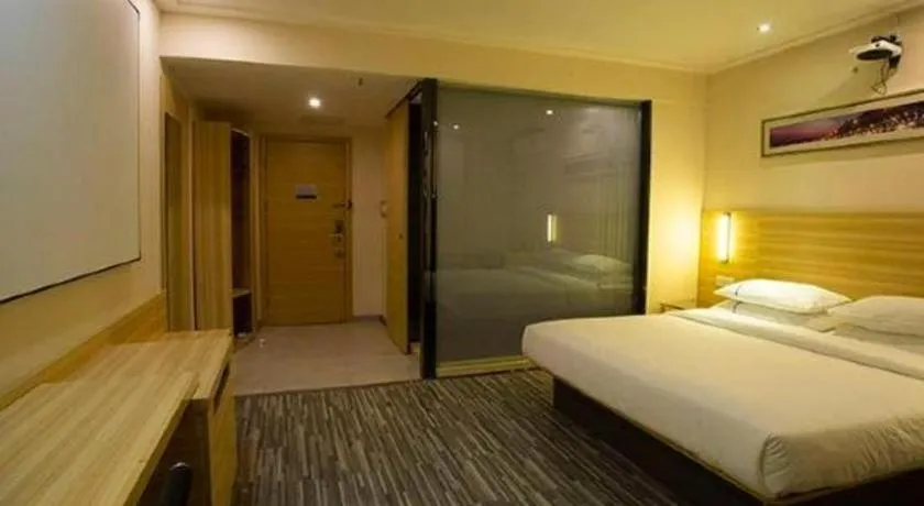 Bed in City Comfort Inn Huanggang Baota Avenue