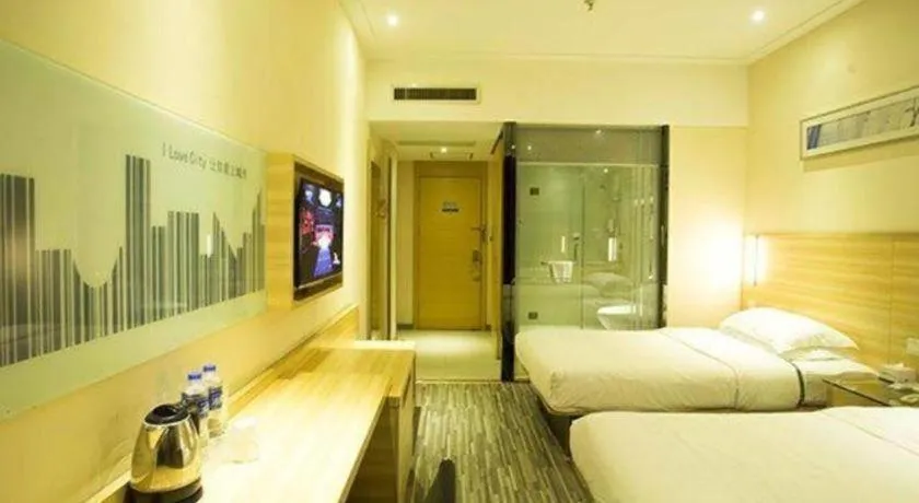 Bed in City Comfort Inn Huanggang Baota Avenue