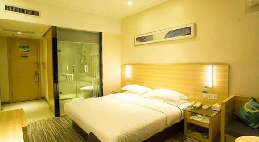 Bed in City Comfort Inn Huanggang Baota Avenue