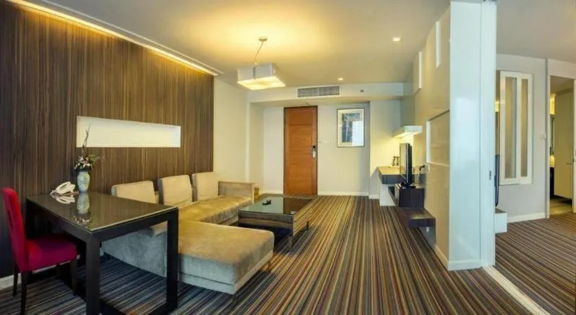 Bed in Thamrongin Hotel