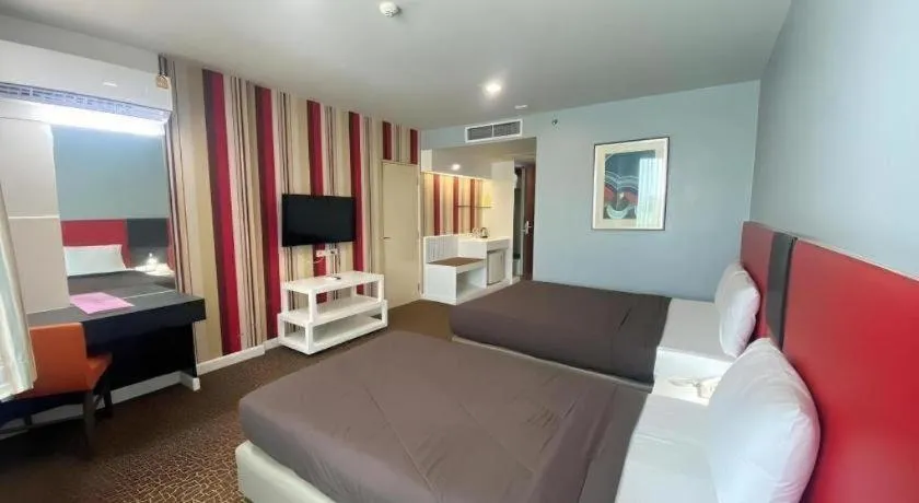 Bed in Thamrongin Hotel