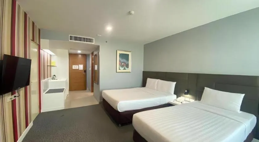 Bed in Thamrongin Hotel