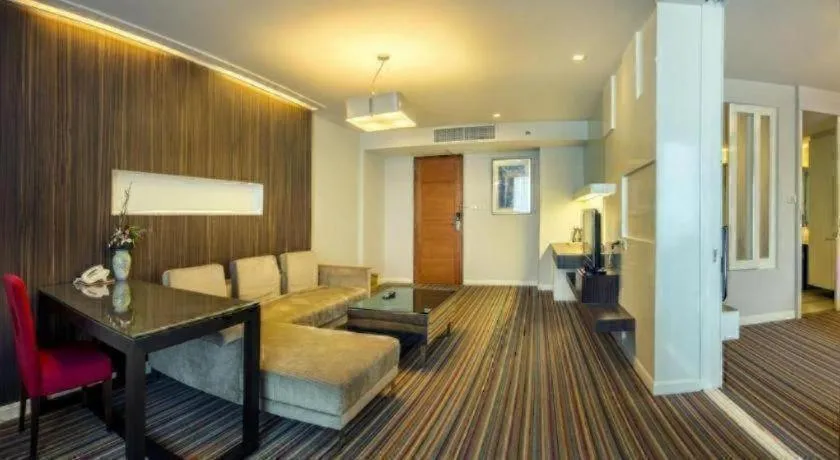 Bed in Thamrongin Hotel