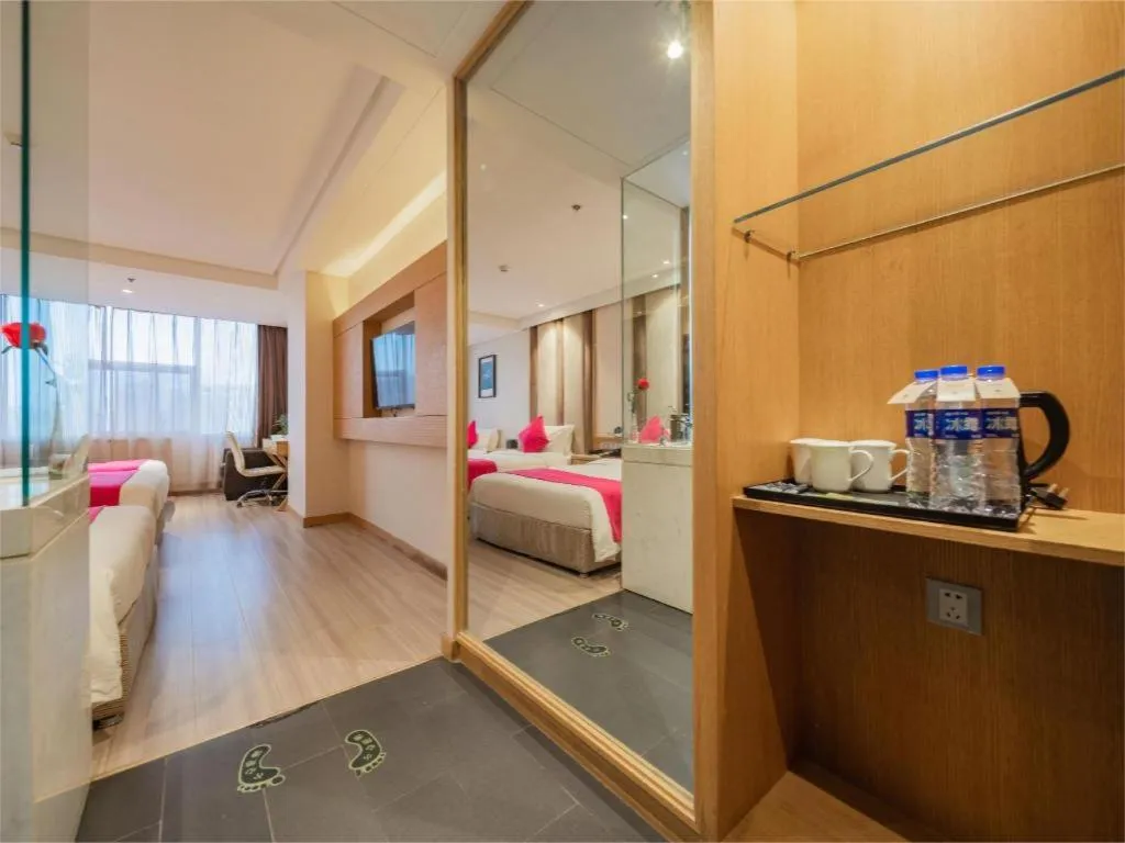 Bed in Xian Leica Hotel