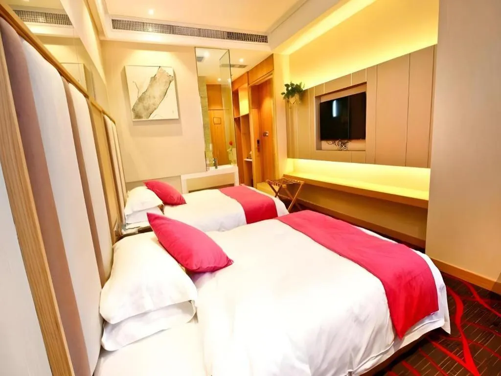 Bed in Xian Leica Hotel