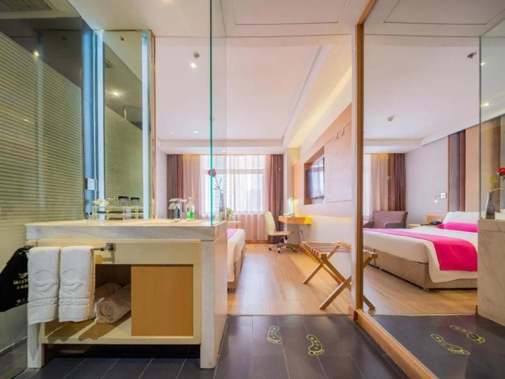 Bed in Xian Leica Hotel