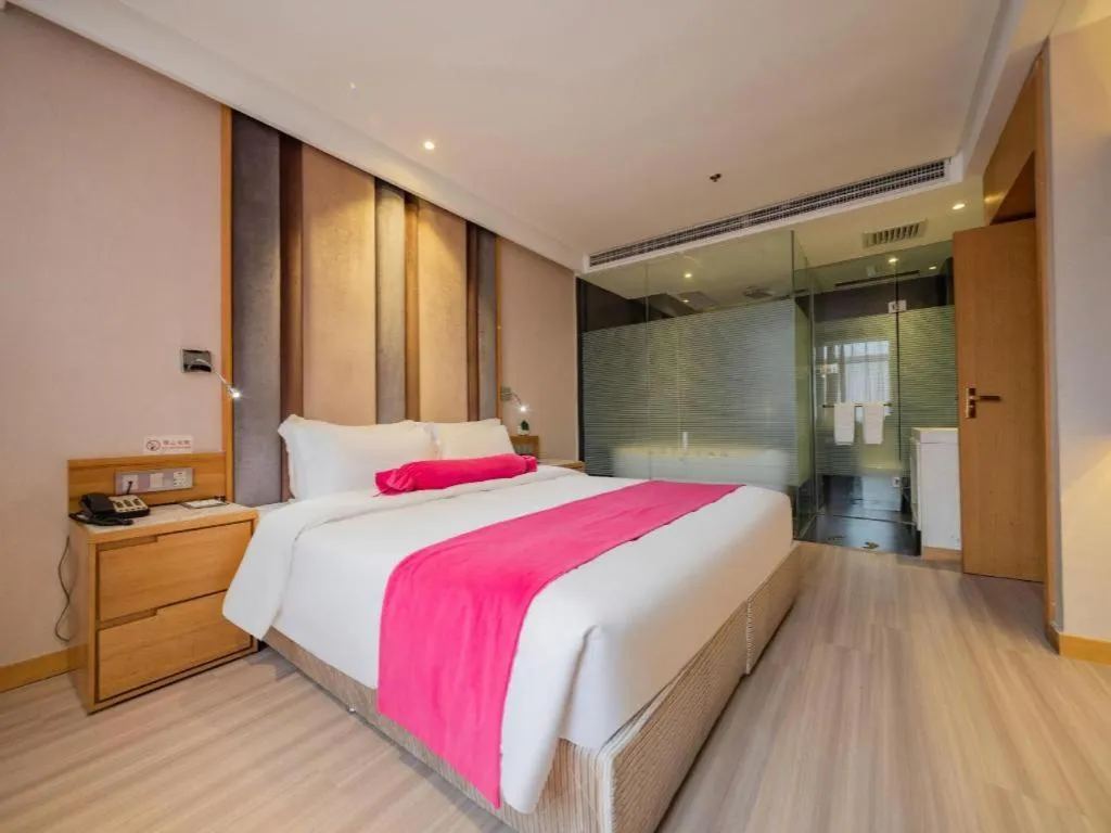 Bed in Xian Leica Hotel