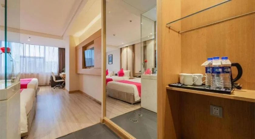 Bed in Xian Leica Hotel