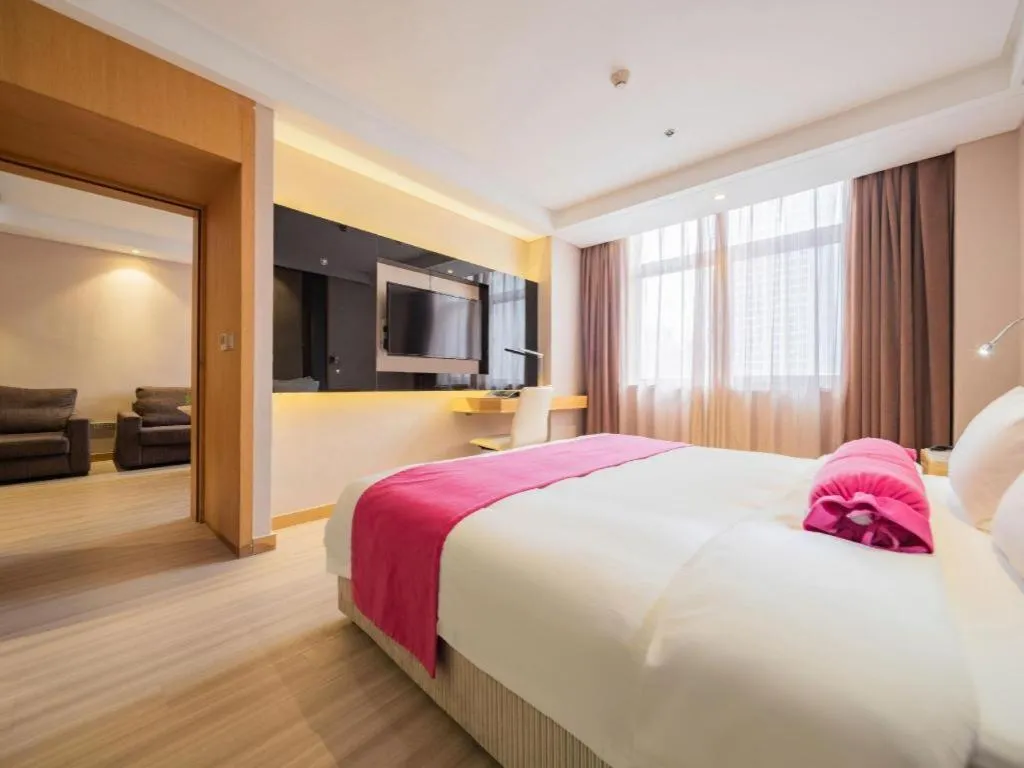 Bed in Xian Leica Hotel