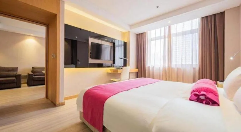 Bed in Xian Leica Hotel