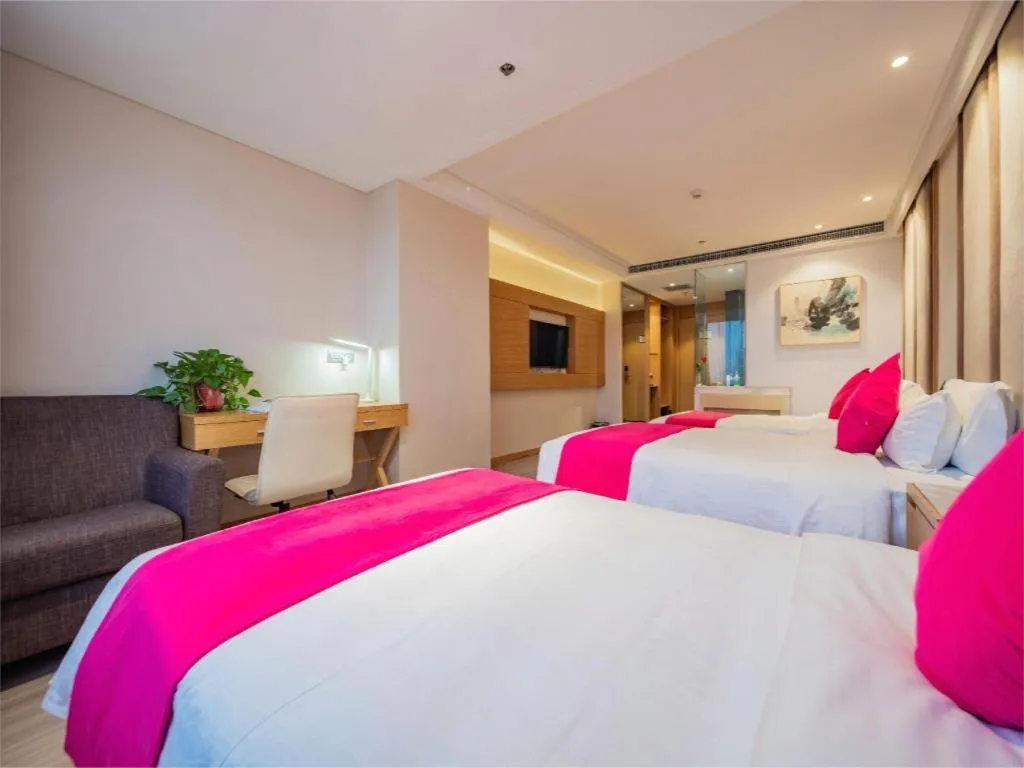 Bed in Xian Leica Hotel