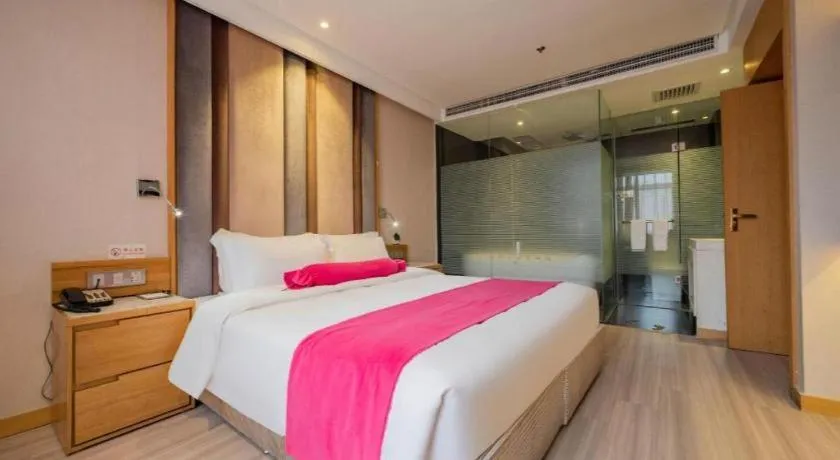 Bed in Xian Leica Hotel