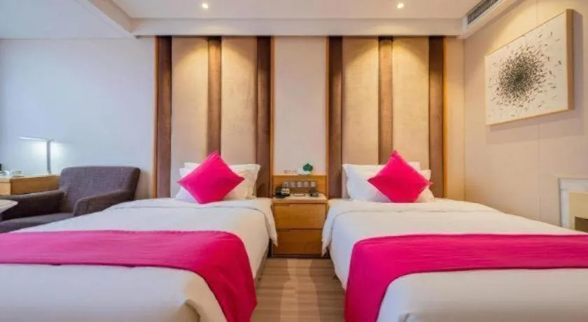 Bed in Xian Leica Hotel