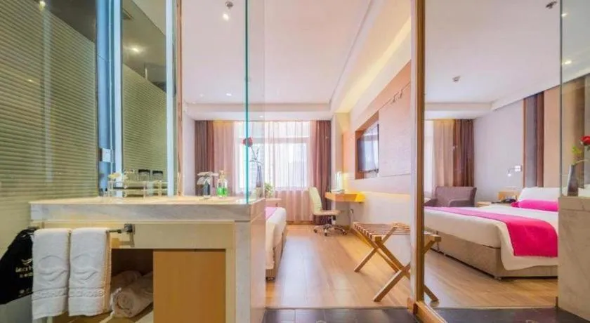 Bed in Xian Leica Hotel