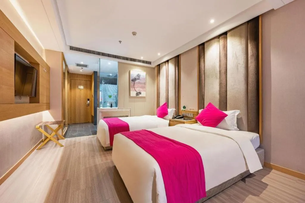 Bed in Xian Leica Hotel