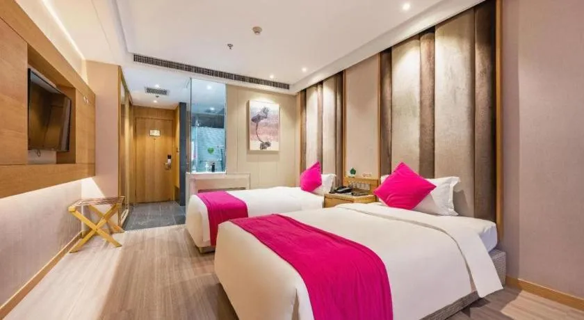 Bed in Xian Leica Hotel