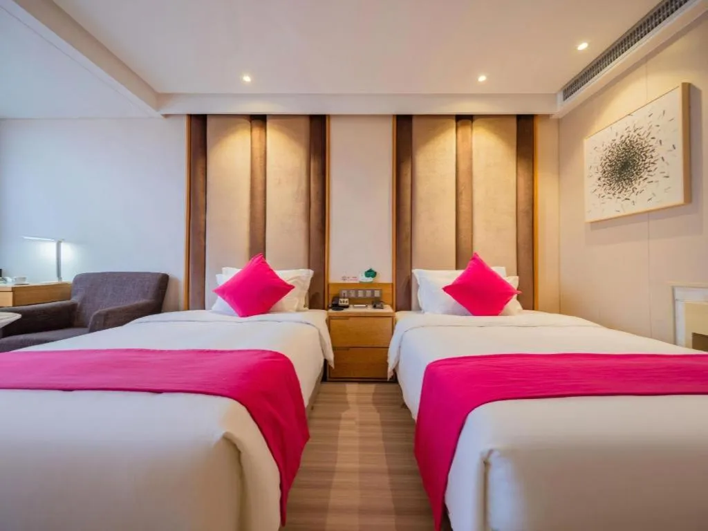 Bed in Xian Leica Hotel