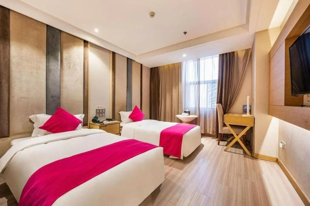 Bed in Xian Leica Hotel